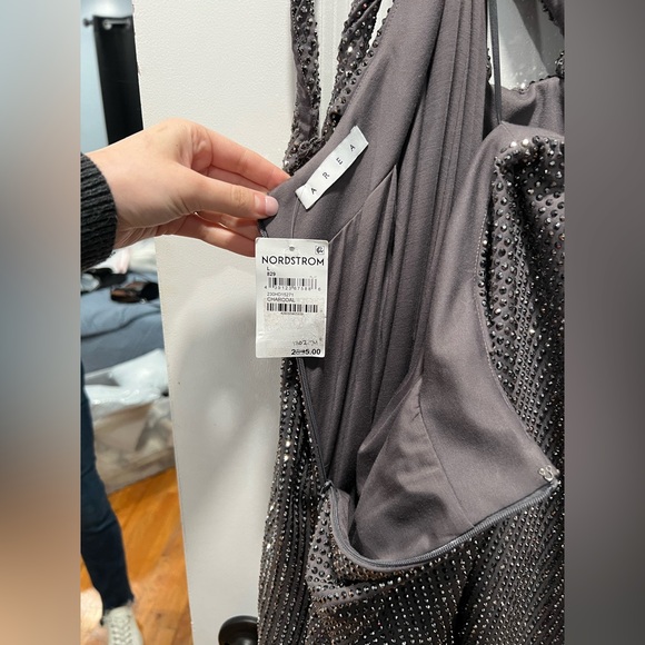 AREA CRYSTAL EMBELLISHED HALTER GOWN LARGE - Picture 10 of 16